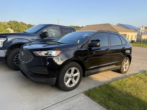 2023 Ford Edge SE