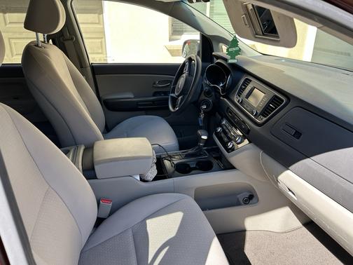 2018 Kia Sedona LX