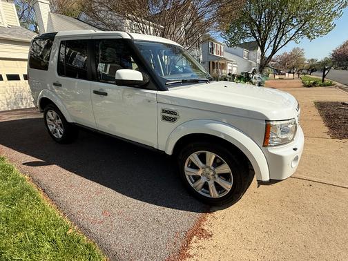 White 2013 Land Rover LR4 Lux