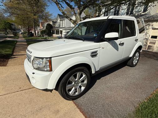 White 2013 Land Rover LR4 Lux