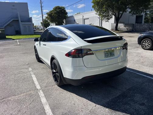 White 2017 Tesla Model X 75D