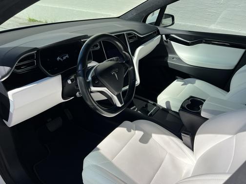 2017 Tesla Model X 75D