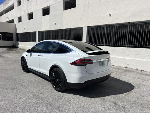 2017 Tesla Model X 75D