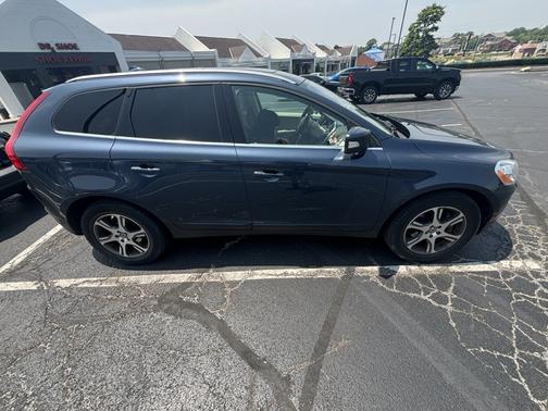 Blue 2011 Volvo XC60 T6