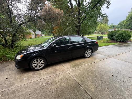 Black 2008 Toyota Avalon Touring