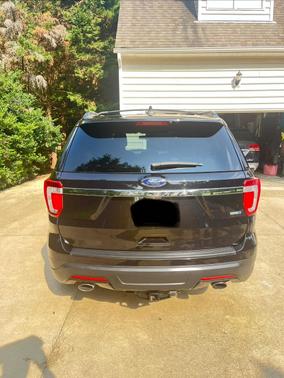 Black 2019 Ford Explorer Base