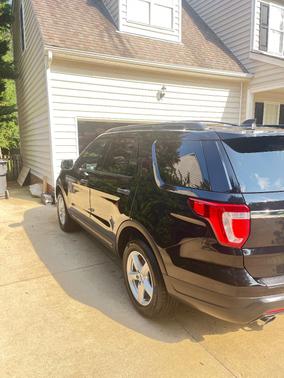 Black 2019 Ford Explorer Base