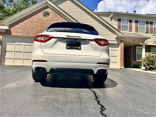 2017 Maserati Levante Base