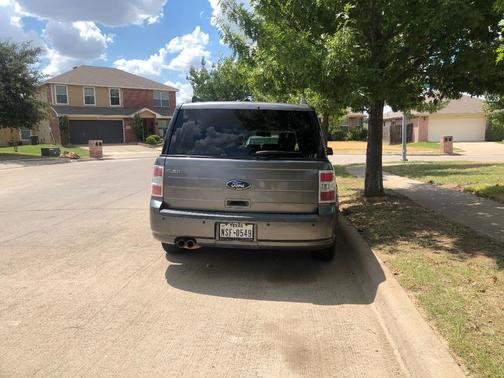 Gray 2010 Ford Flex SE