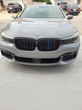 Photo 5 of 7 of 2018 BMW 740 i