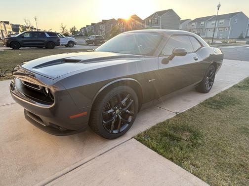 Black 2018 Dodge Challenger R/T