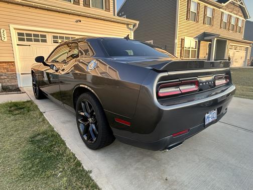 Black 2018 Dodge Challenger R/T