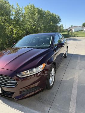 Red 2013 Ford Fusion SE