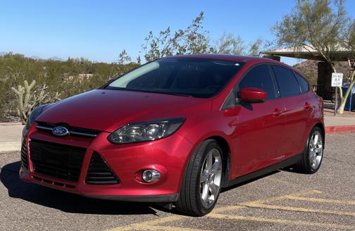 Photo 1 of 5 of 2012 Ford Focus SE