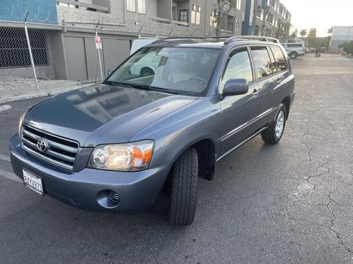2005 Toyota Highlander Base