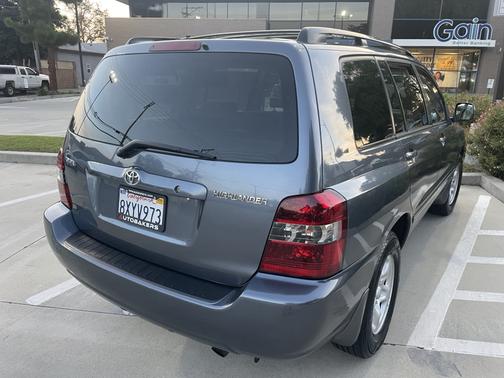 2005 Toyota Highlander Base