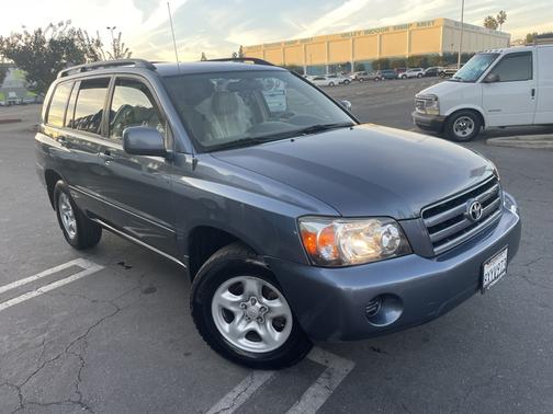 2005 Toyota Highlander Base