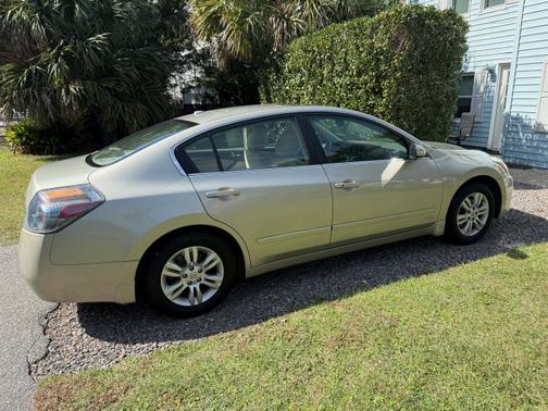 2010 Nissan Altima 2.5 S