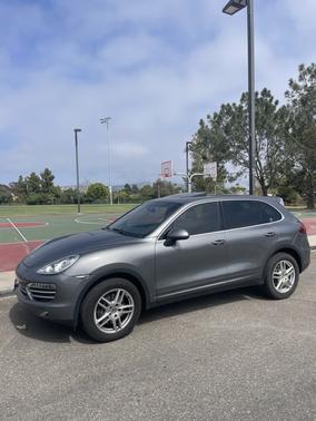 2014 Porsche Cayenne Platinum Edition