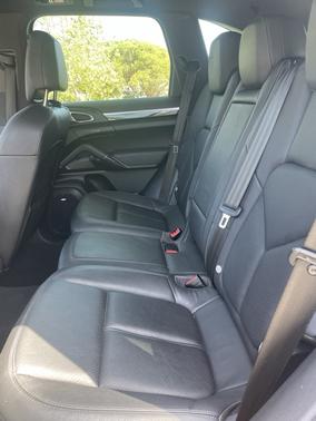 2014 Porsche Cayenne Cayenne Platinum Edition