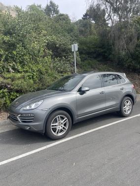 2014 Porsche Cayenne Platinum Edition