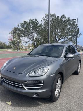 2014 Porsche Cayenne Platinum Edition