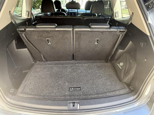 Gray 2021 Volkswagen Atlas 2.0T SE