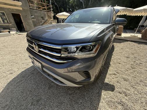 Gray 2021 Volkswagen Atlas 2.0T SE