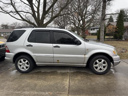 2001 Mercedes-Benz M-Class ML320 4MATIC