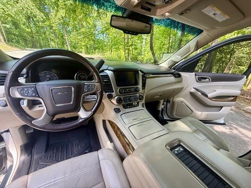 White 2016 GMC Yukon XL Denali
