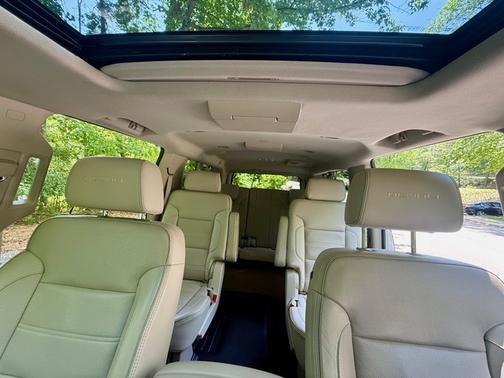 White 2016 GMC Yukon XL Denali