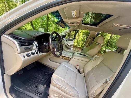 White 2016 GMC Yukon XL Denali