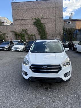 White 2018 Ford Escape SE
