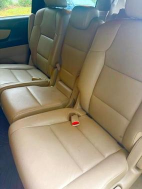 Red 2014 Honda Odyssey EX-L