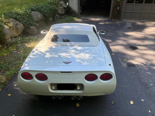 White 2000 Chevrolet Corvette Base