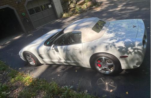White 2000 Chevrolet Corvette Base