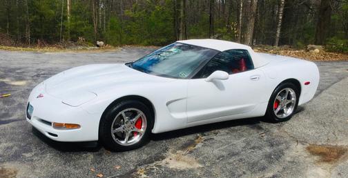 White 2000 Chevrolet Corvette Base