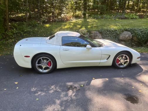 White 2000 Chevrolet Corvette Base