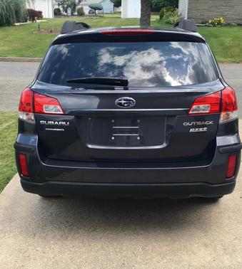 Gray 2011 Subaru Outback 2.5 i Premium