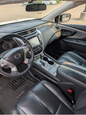 White 2015 Nissan Murano SV