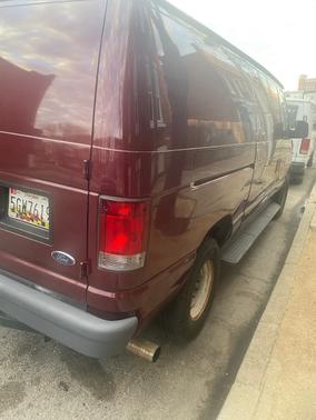 Red 2005 Ford E350 Super Duty Base
