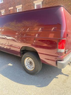 Red 2005 Ford E350 Super Duty Base