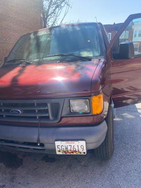 Red 2005 Ford E350 Super Duty Base