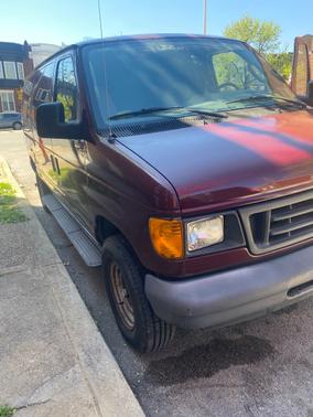 Red 2005 Ford E350 Super Duty Base