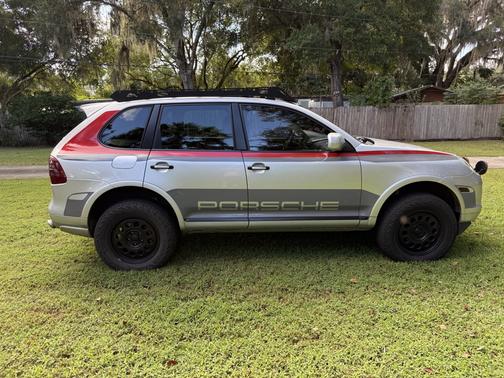 2010 Porsche Cayenne Cayenne GTS