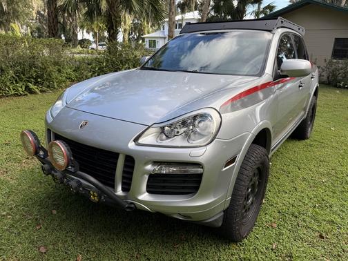 2010 Porsche Cayenne Cayenne GTS