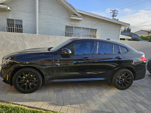 2023 BMW X4 xDrive30i