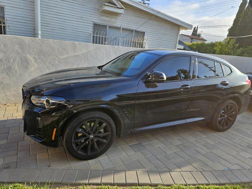 2023 BMW X4 xDrive30i