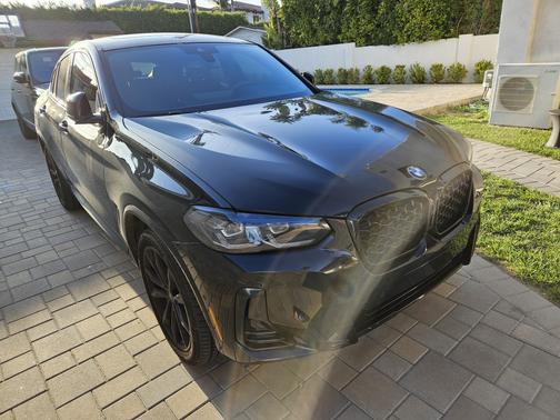 2023 BMW X4 xDrive30i