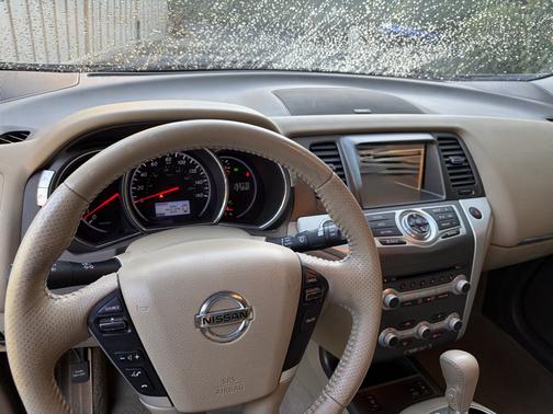 Red 2011 Nissan Murano SL